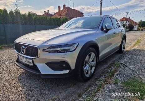 VOLVO V60  CC D4 2.0L Cross Country Pro A/T AWD - 140kW